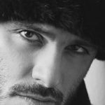 دانلود آهنگ آرمین زارعی چیزی شده / کسی که یه روزی با دنیا عوض نمیکردم یدونه موشو