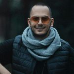 دانلود آهنگ اشوان چه خوبه حالم / آخ که دیگه دلم میگه تموم دنیای منی …