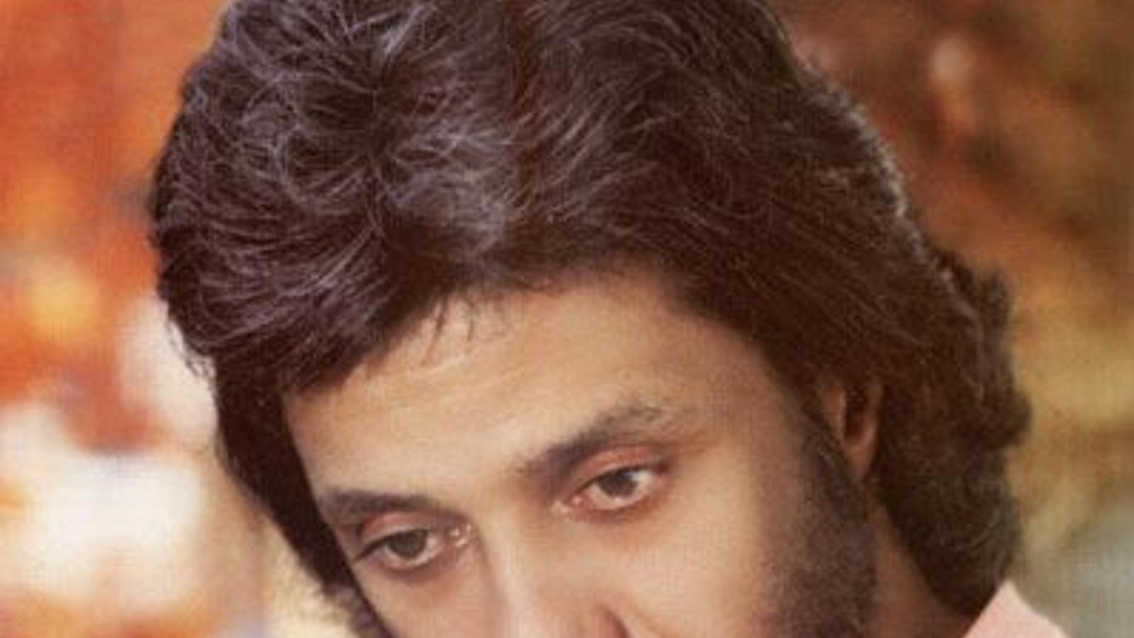 دانلود آهنگ داریوش اینجا چراغ روشنه {از ترس تنها بودنه ای ترس تنهایی من این جا چراغی روشنه}