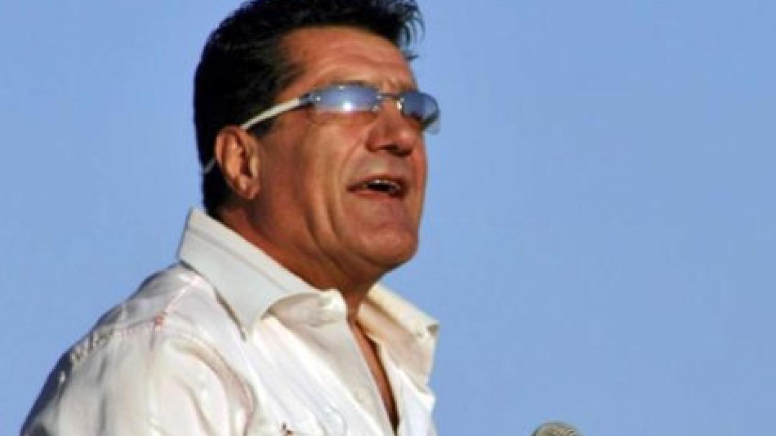 دانلود آهنگ داوود بهبودی دوست دارم / دنیا خیلی قشنگه وقتی که تو باهامی.