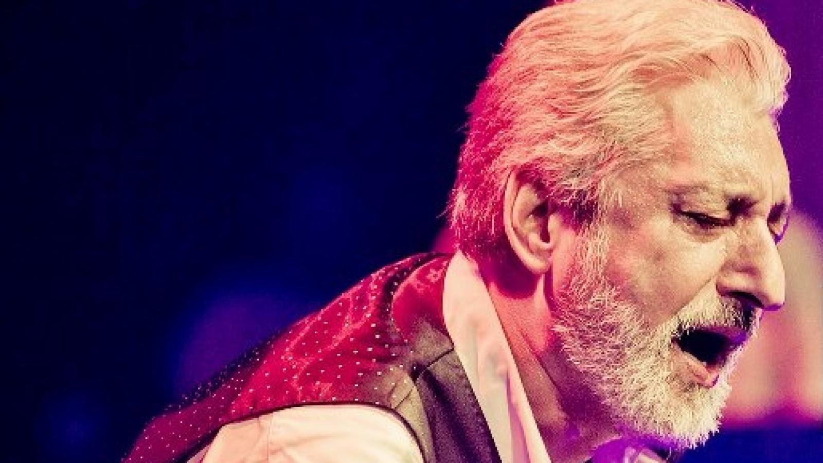 دانلود آهنگ ابی جسارت / اگه جسارت نکنم فقط می خوام نگات کنم