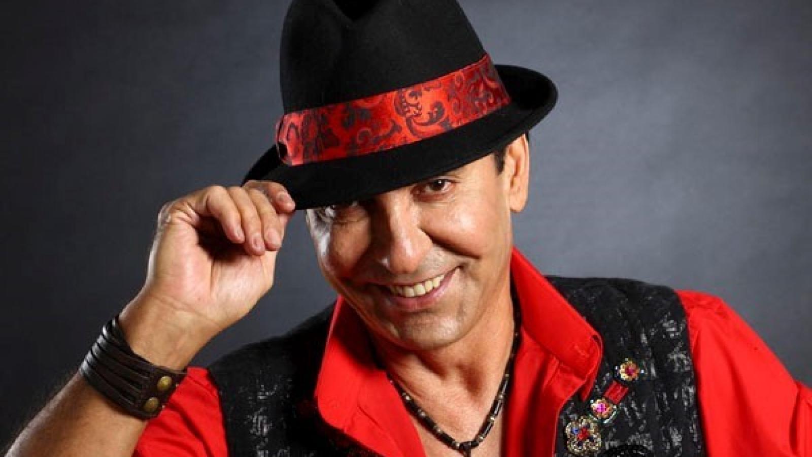 دانلود آهنگ فرامرز آصف کمر باریک / بیا به نزدیک من ، صلح و صفا کن ، جفا دیگر بسه