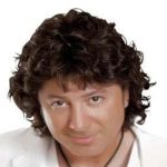  دانلود آهنگ فرشید امین نفس نفس میزنم و خودم و میرسونم به معبد چشمای تو