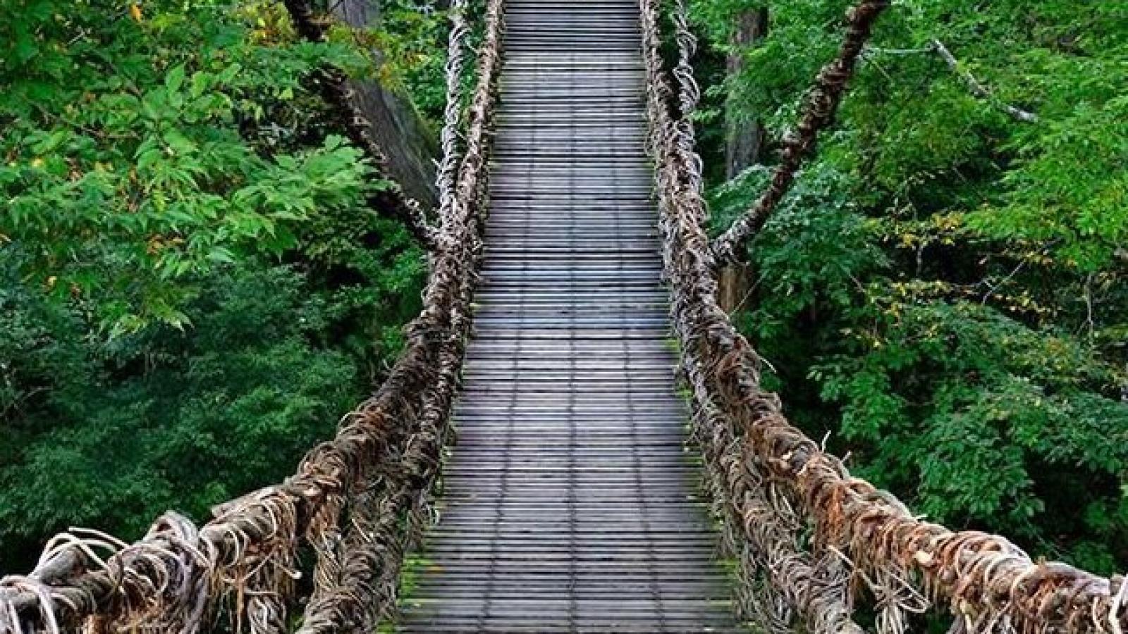 دانلود آهنگ گوگوش روز خوب / روز خوبی واسه گریه کردنه روز خوبی برای شکستنه