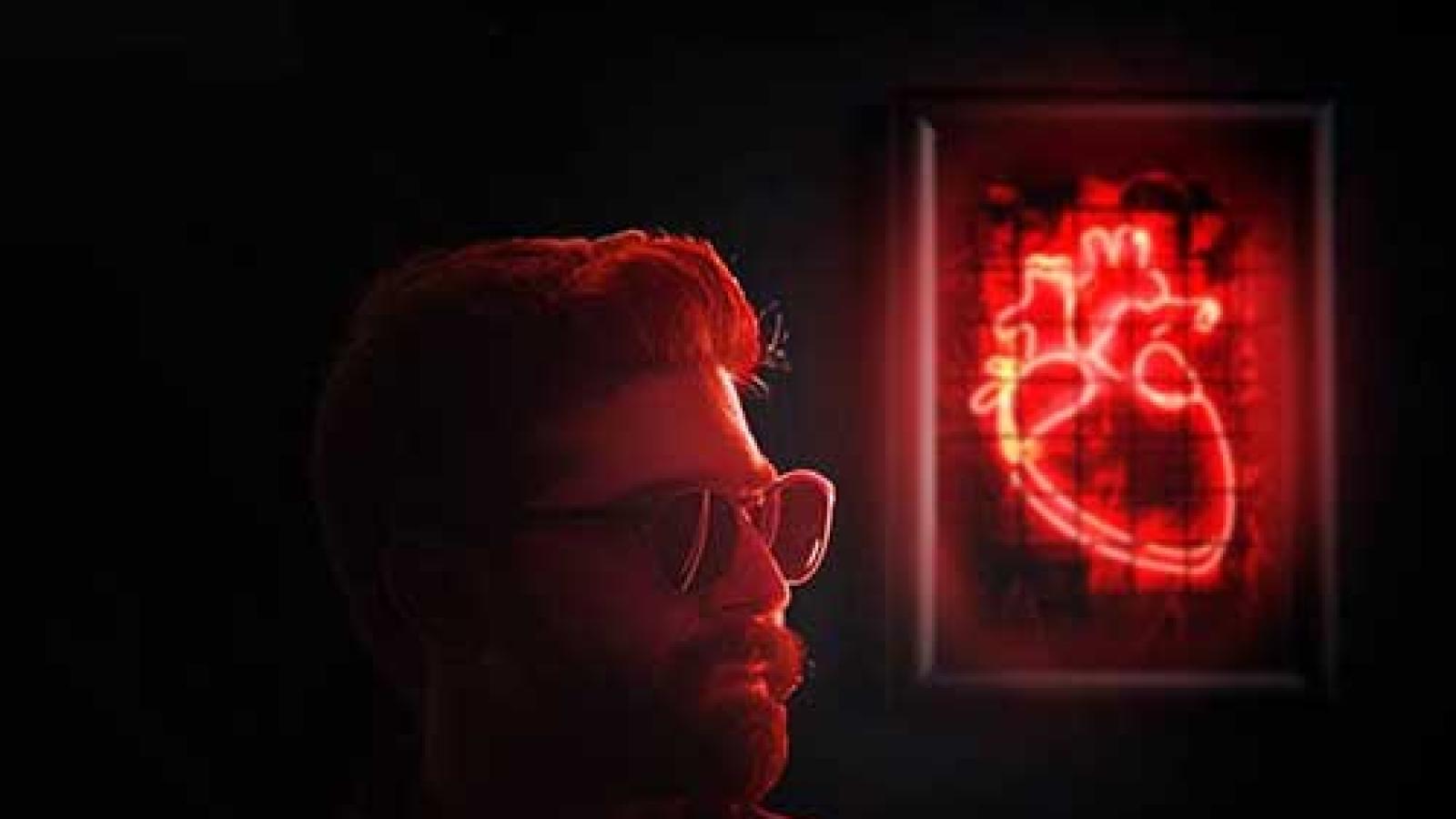 دانلود آهنگ حمید هیراد قلب / کس در این شهر مرا شکل تو ....