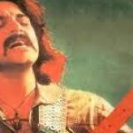 دانلود آهنگ کوروش یغمایی عشق ایران مثل خونی توی رگهای منه