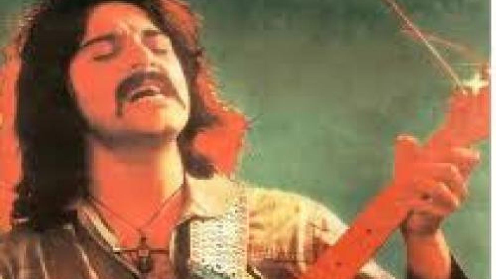 دانلود آهنگ کوروش یغمایی عشق ایران مثل خونی توی رگهای منه