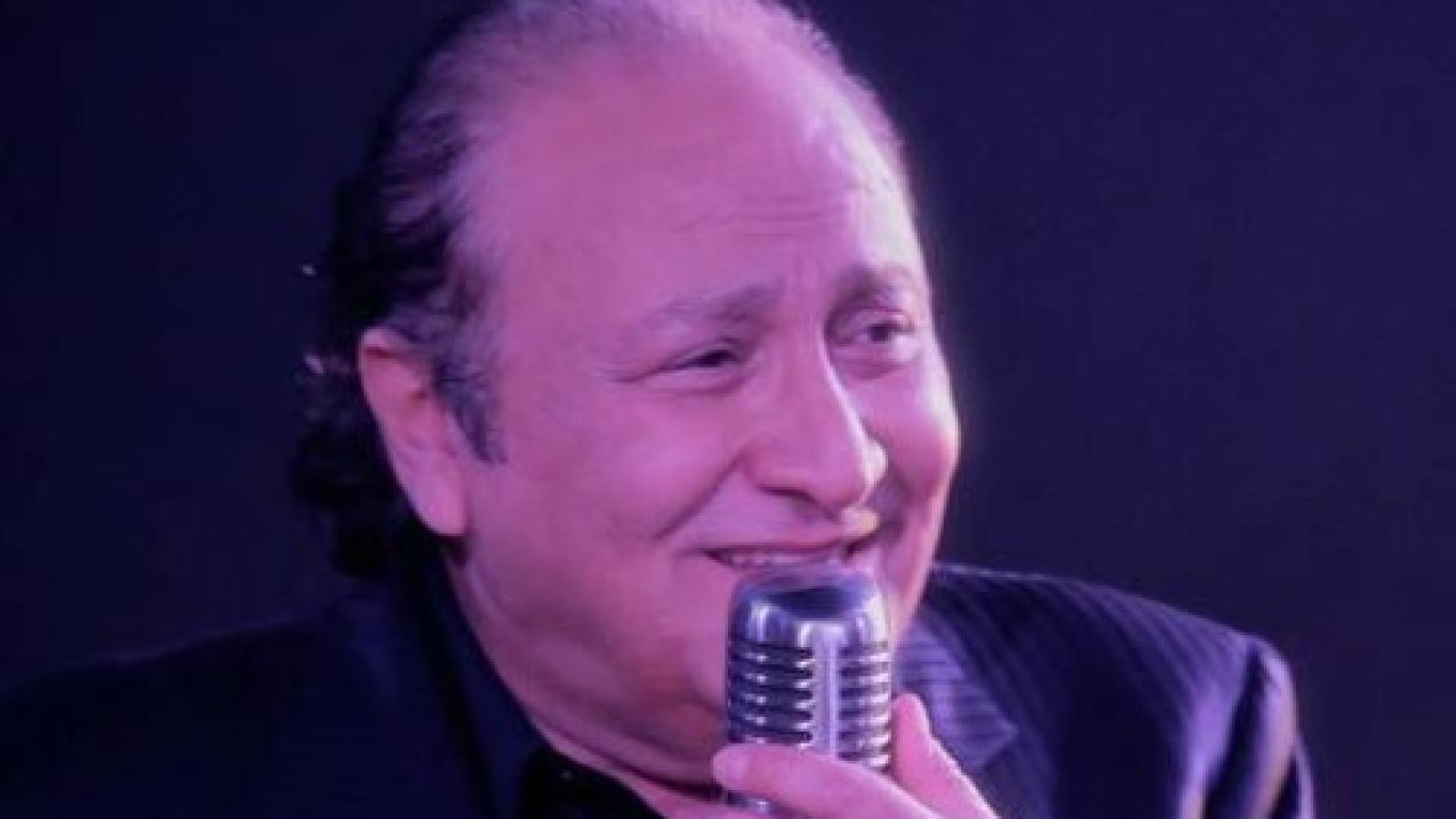 دانلود آهنگ مارتیک ماه در میاد که چی بشه میخواد عزیز کی بشه