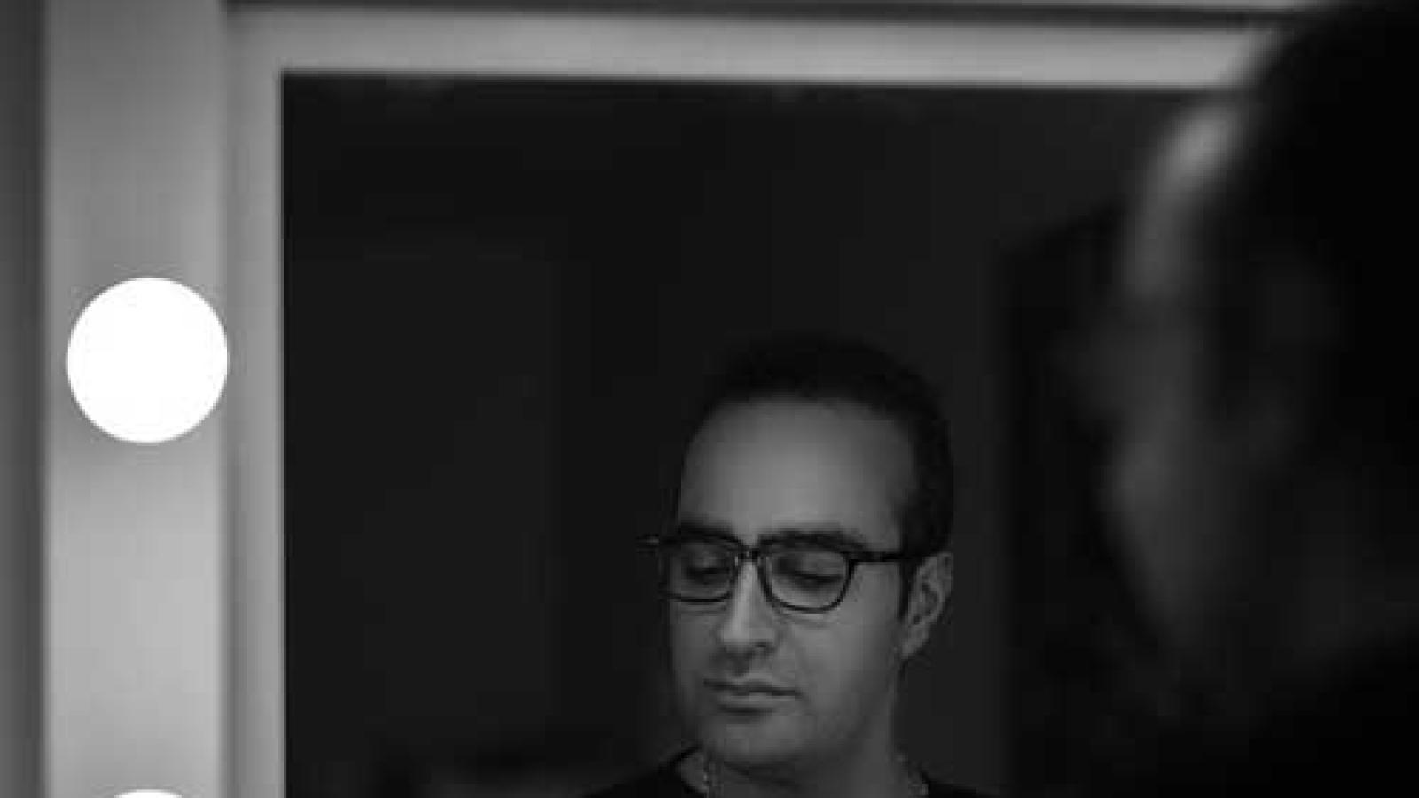 دانلود آهنگ مهدی جهانی تنهاتر از من / دیدی آخرشم دادمت از دست عزیزم عزیزم ...