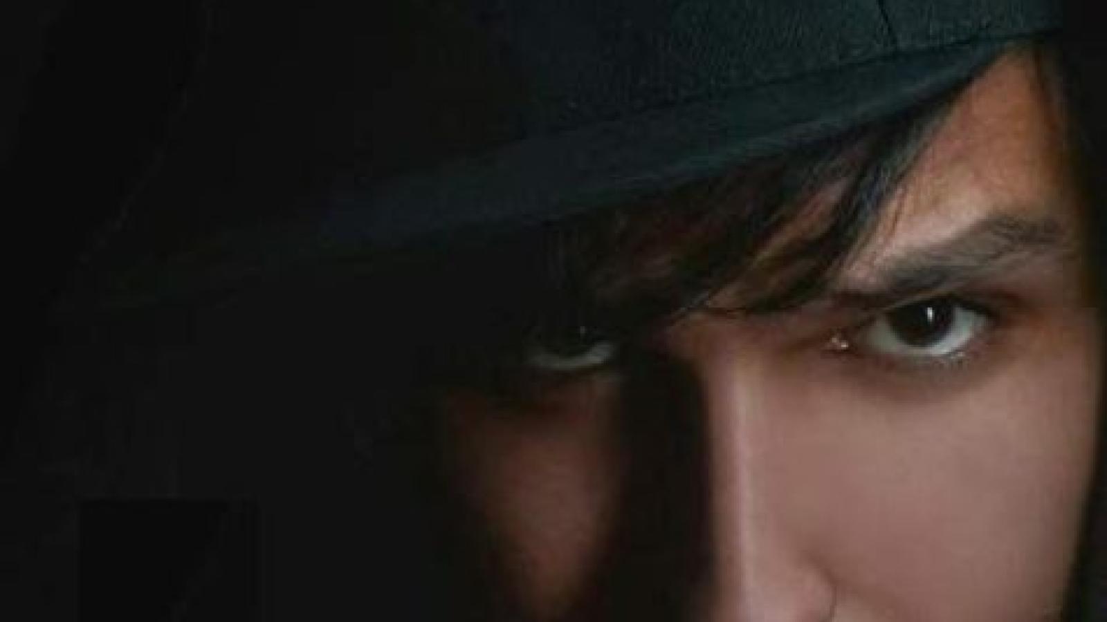 دانلود آهنگ مهراب غلط کردم {منی بی تو خستم تموم درارو بستم که یهو نزنه به سرت بری بپری از دستم}