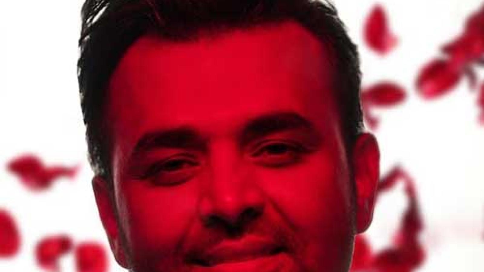 دانلود آهنگ میثم ابراهیمی گل رز / اون یه گل رز تو دستم داد میکنم برگاشو ....