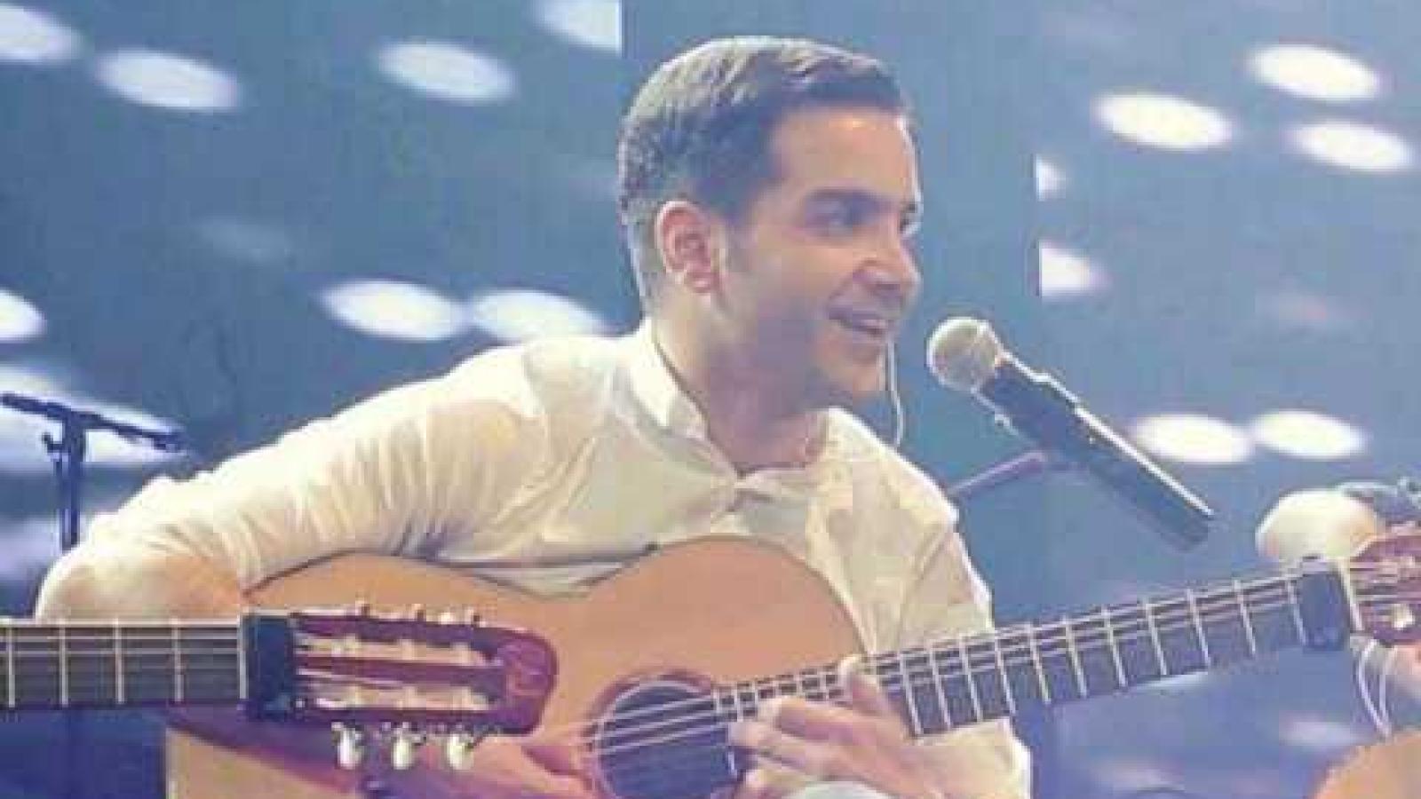 دانلود آهنگ محسن یگانه بهت قول میدم (اجرای زنده)