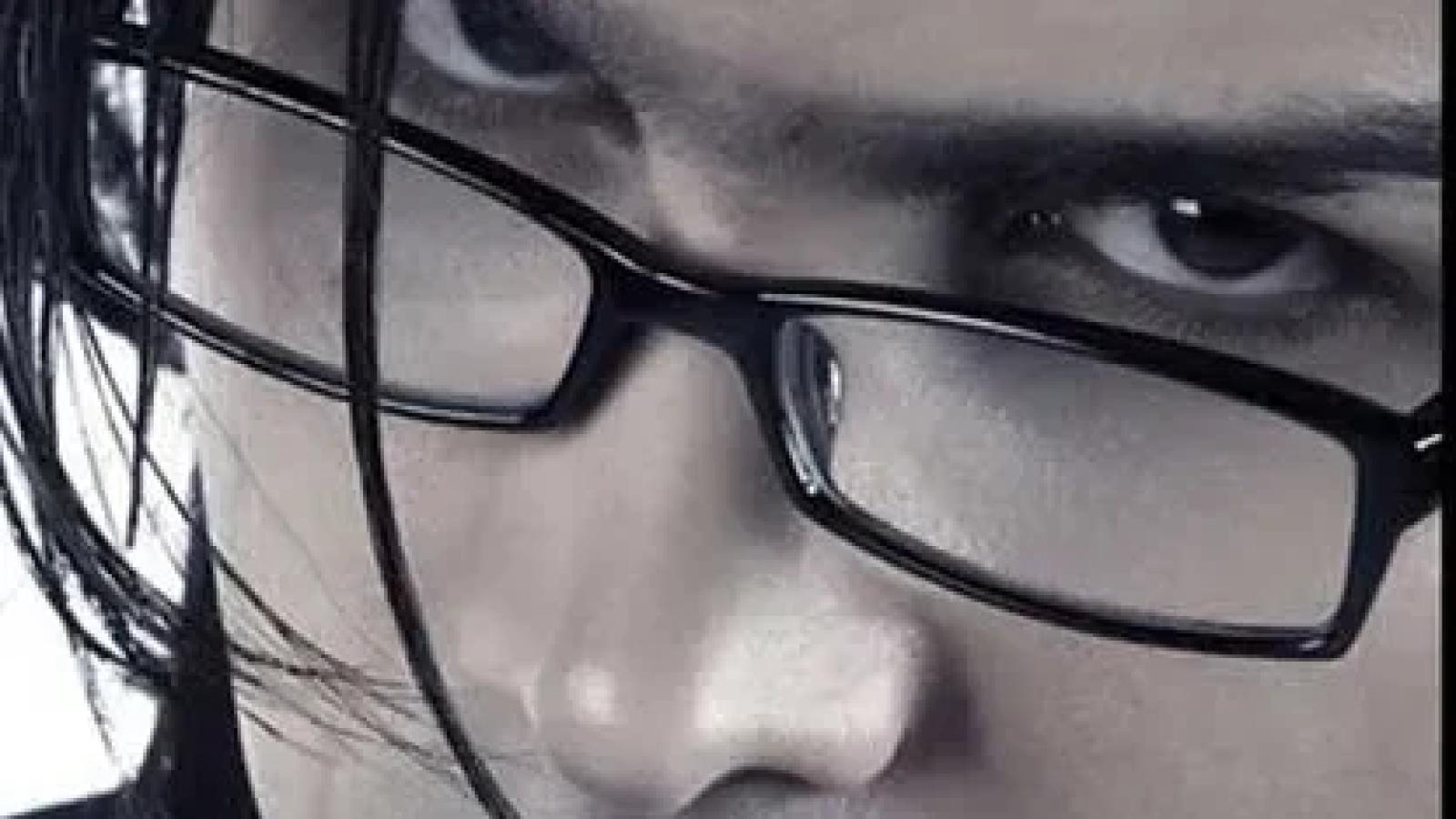 دانلود آهنگ محسن یگانه دور خودت نچرخ / اینقده دور خودت نچرخ زمونه دورت میزنه ...