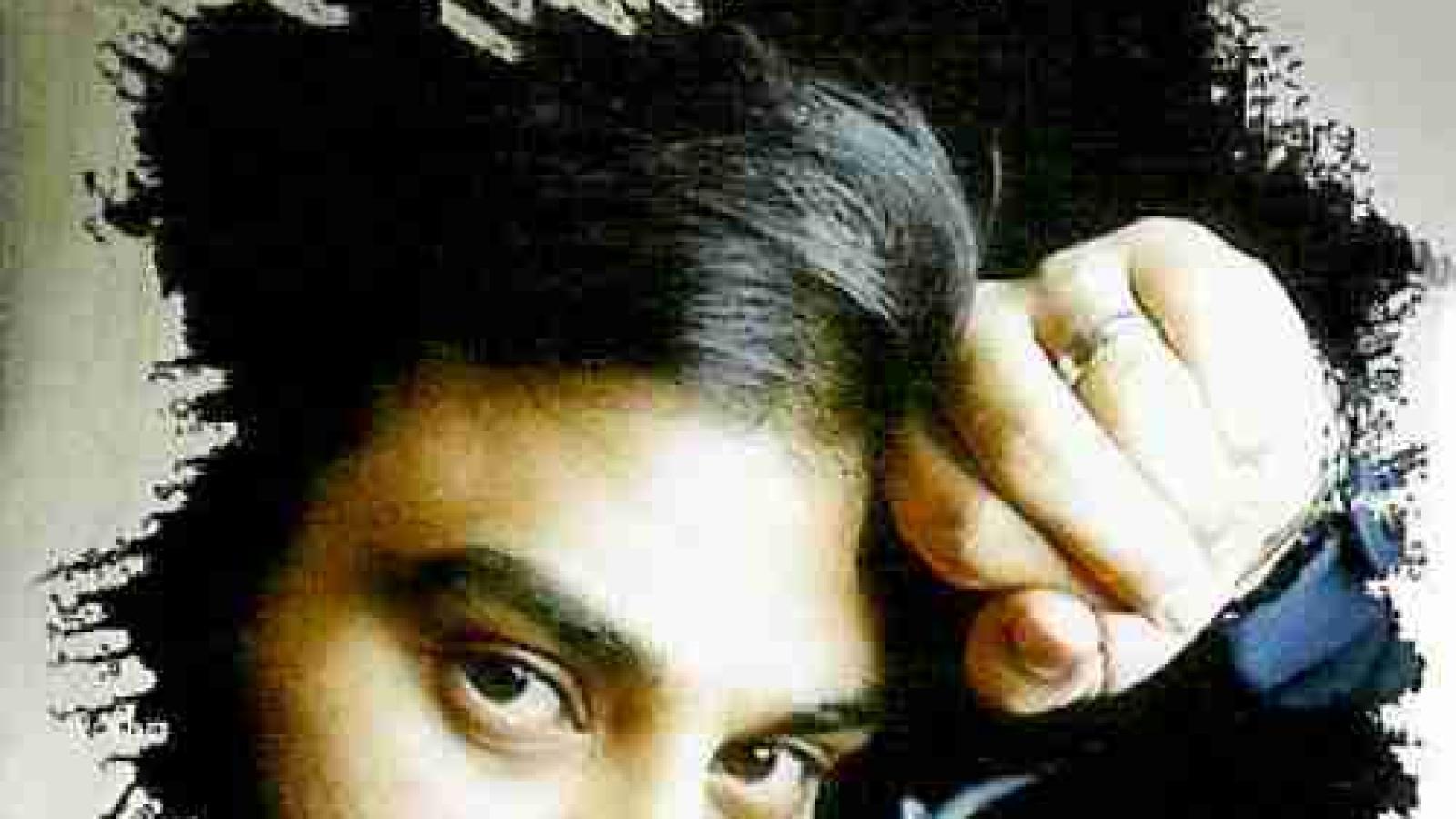 دانلود آهنگ ناصر عبداللهی ماه من / ای ماجرای شعر و شبهای جنون من آخر چِگونه سر کنم بی ماجرا امشب