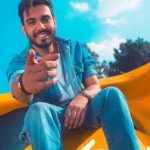 دانلود آهنگ سینا درخشنده سر سری / هر کی پی یارش میگه غم بره رد کارش …