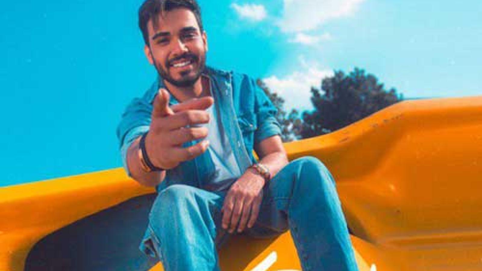 دانلود آهنگ سینا درخشنده سر سری / هر کی پی یارش میگه غم بره رد کارش ...