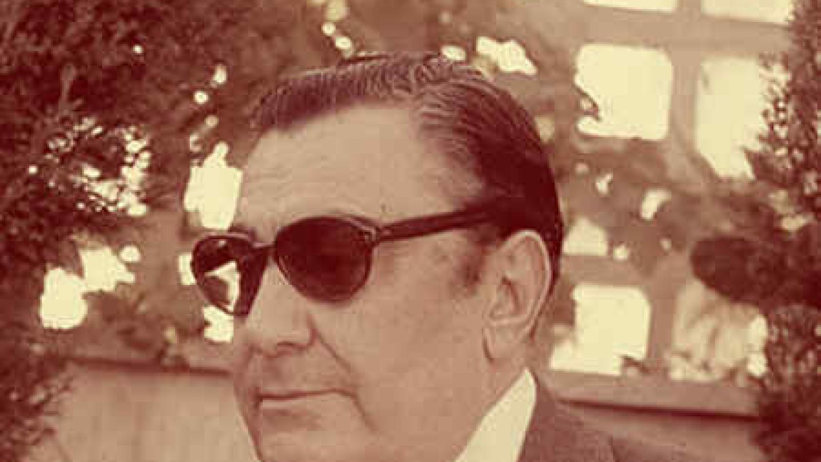  دانلود آهنگ غلامحسین بنان جاذبه ماه / همه شب چشم عاشق بود به راه من که به او با دلجویی کنی نگاه من