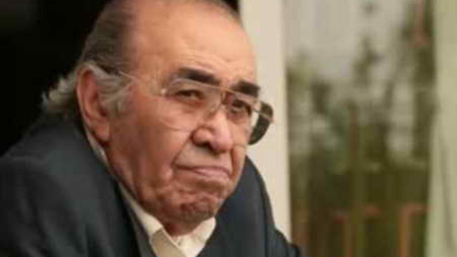 دانلود آهنگ ایرج خواجه امیری بازار عشق و عاشقی / میخوام که ترکت کنم نمیشه، دوست دارم من عزیزهمیشه