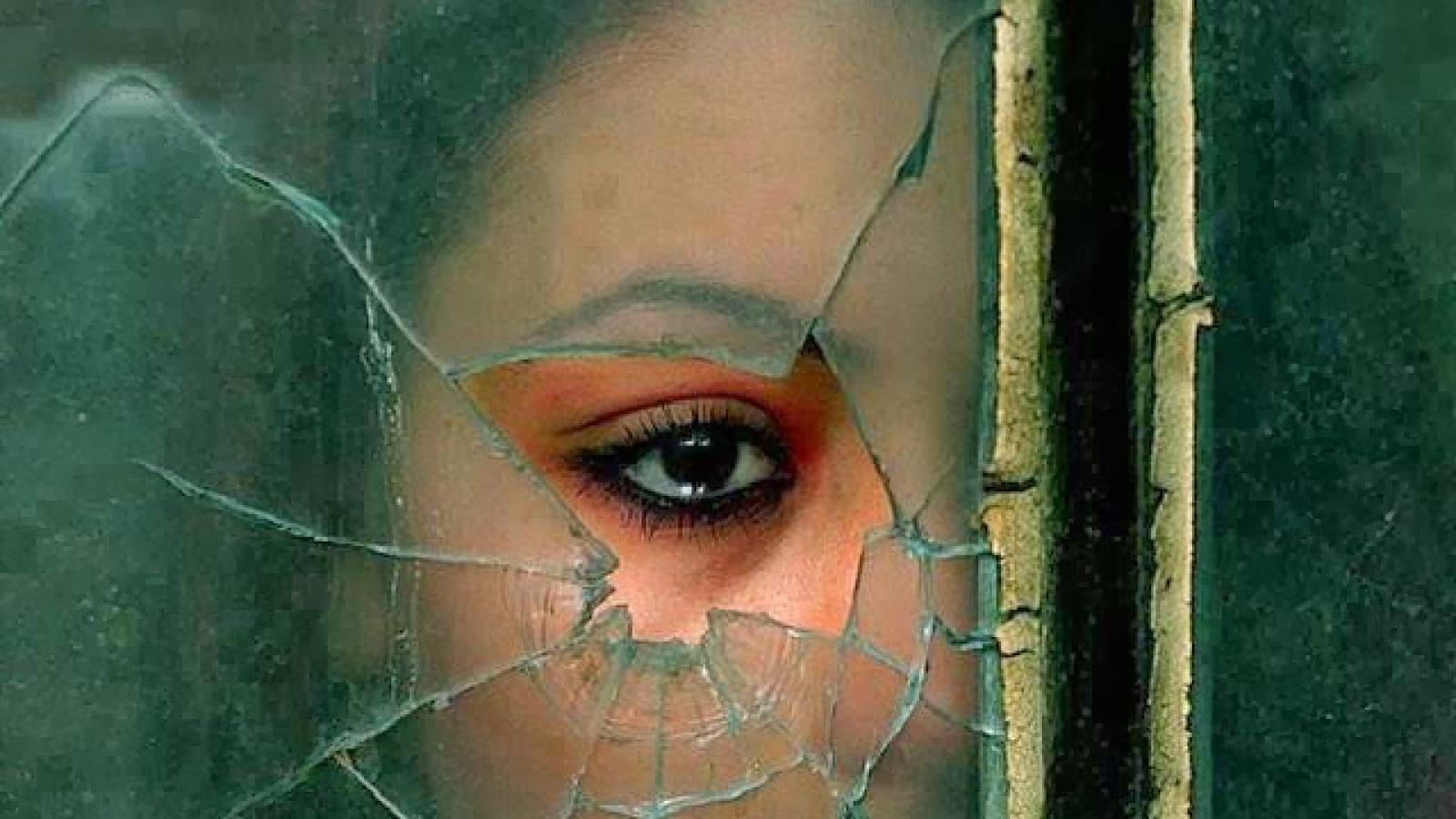 دانلود آهنگ هایده سراب / نگاه منتظر به در . نشست و عمر شد به سر