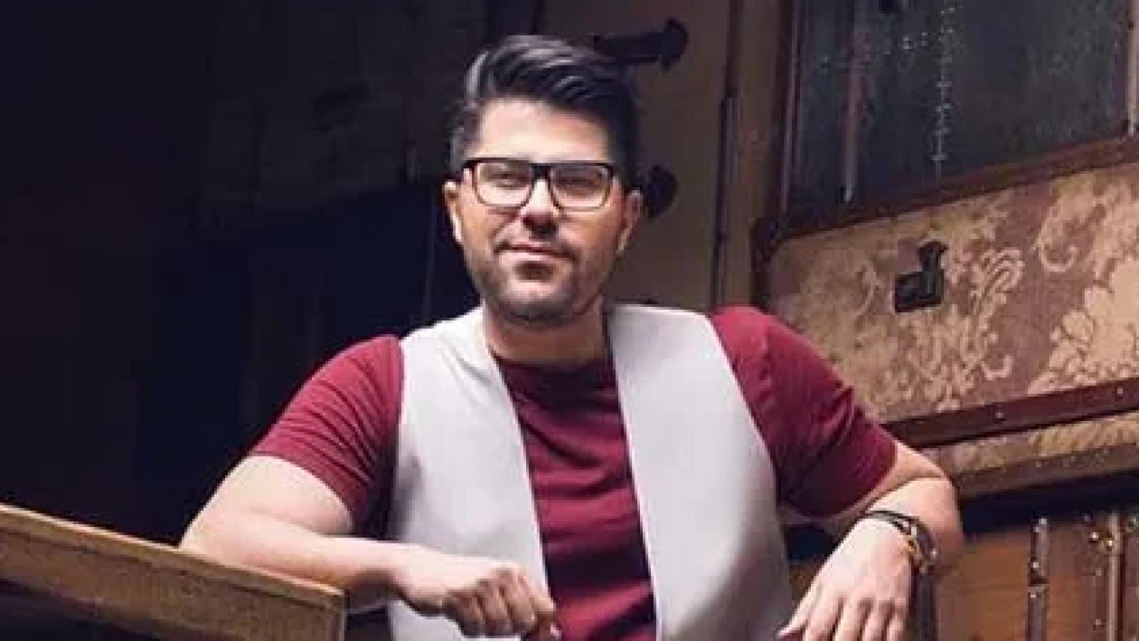 دانلود آهنگ حامد همایون معرکه / باید عشق من و تو معرکه بر پا بکند ....