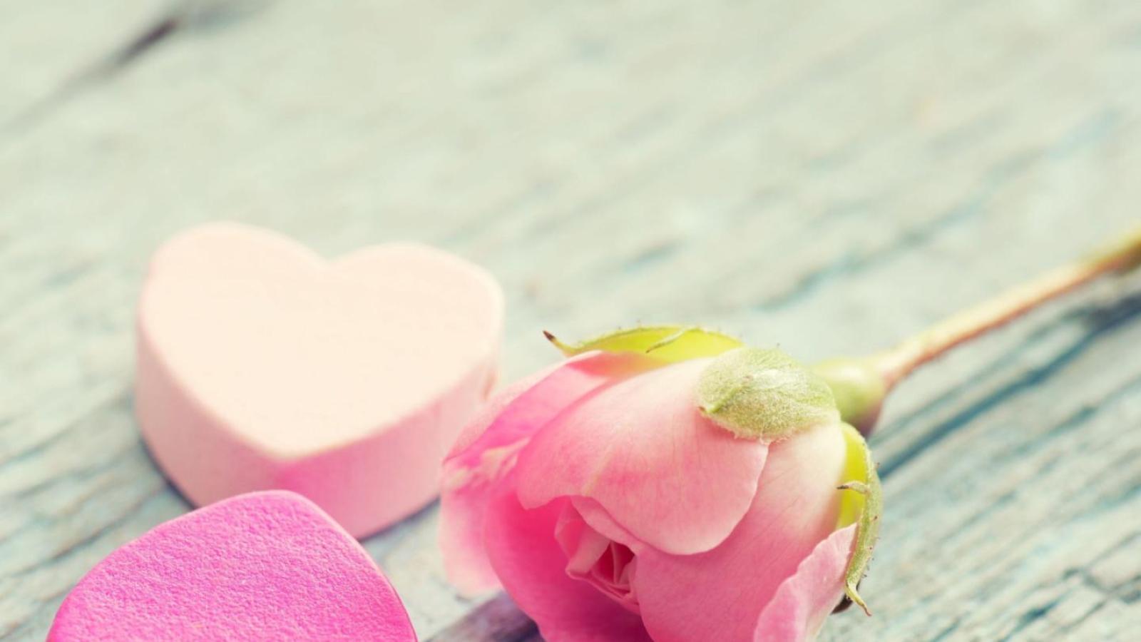 دانلود آهنگ حمیرا سفر کرده / غم مخور خورشید اگه رفته تویه ابر سیاه