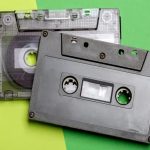 دانلود آهنگ هایده عالم یکرنگی / توی عالم یک رنگی بگو از چی تو دلتنگی بازم ….