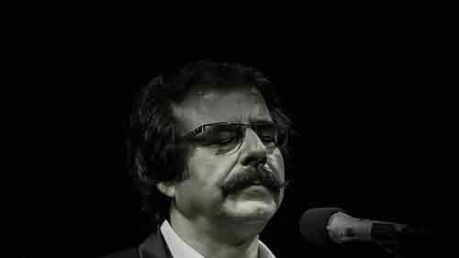 دانلود آهنگ علیرضا افتخاری قدح را به سر کنید یا قدح را به سر کنید