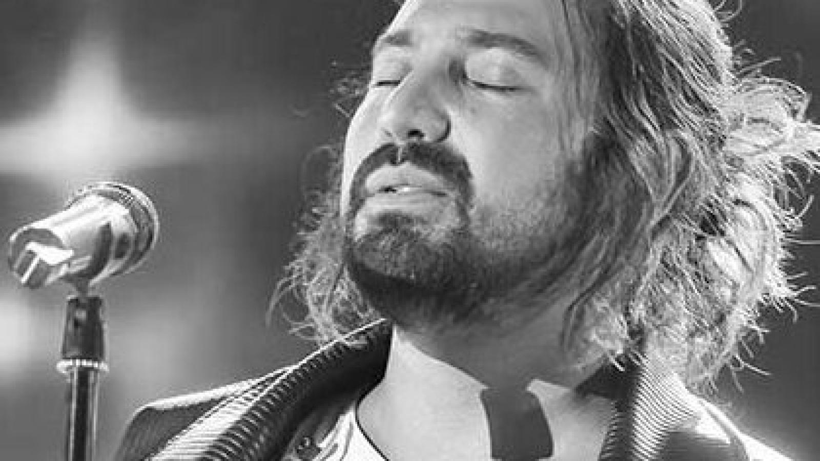 دانلود آهنگ امیر عباس گلاب حسای ناب / تو پر از حس خوبی عشق ....