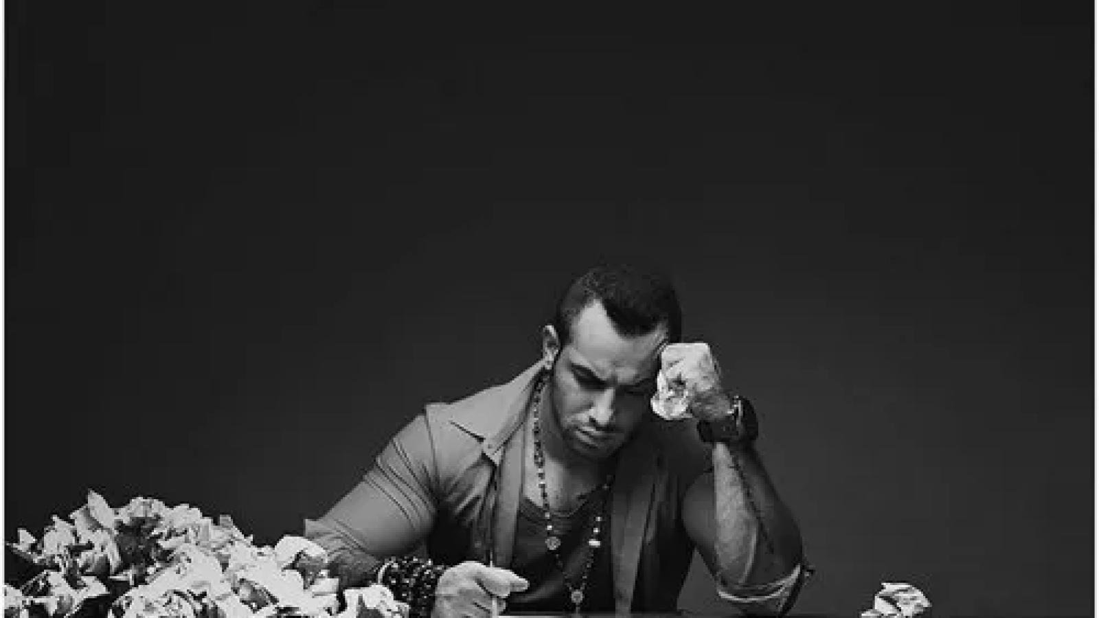 دانلود آهنگ امیر تتلو کی از پشت لباستو میبنده با همه خشکه واسه تو می خنده