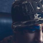 دانلود آهنگ امیر تتلو من ۲ / هِى میگیره به سیگار پَرَم من حقِ کسیو نخوردم ولى از همیشه که بیمارتَرَم