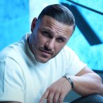 دانلود آهنگ آرمین زارعی دارم هواتو / نمیدونم چی شدش کی عاشق کی شدش