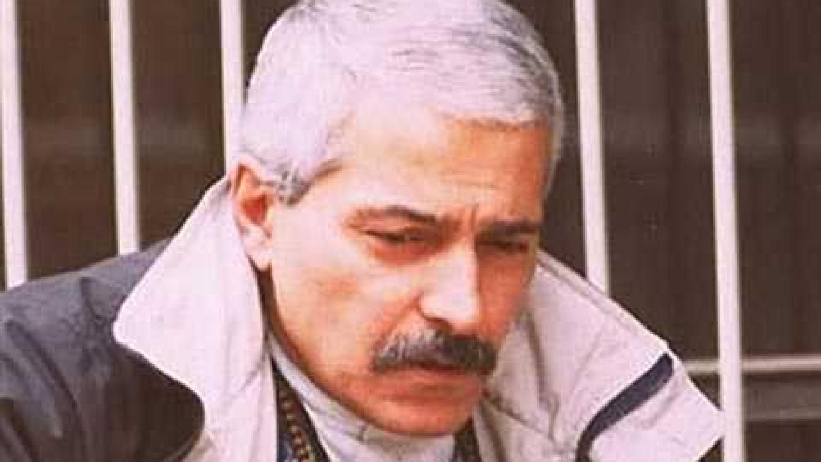 دانلود آهنگ فرهاد کوچ بنفشه ها (اجرای زنده)