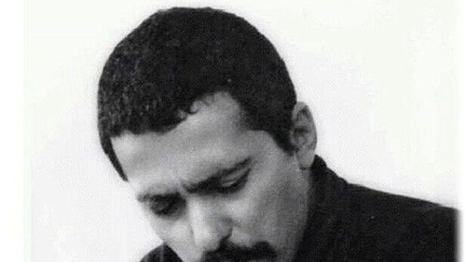 دانلود آهنگ فرهاد سقف / تو فکر یک سقفم یک سقف بی روزن یک سقف پابرجا محکمتر از آهن