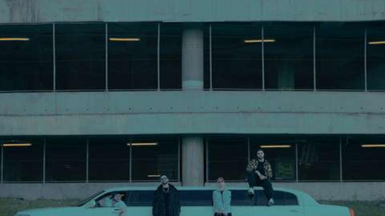 دانلود آهنگ کوروش یه عالمه داریم باز واس ما کمه یه عالمه داریم باز واس ما کمه