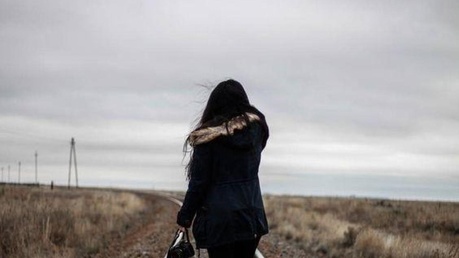 دانلود آهنگ مرجان تنها / بی تو غریبه گشتم ، با همه سرگذشتم