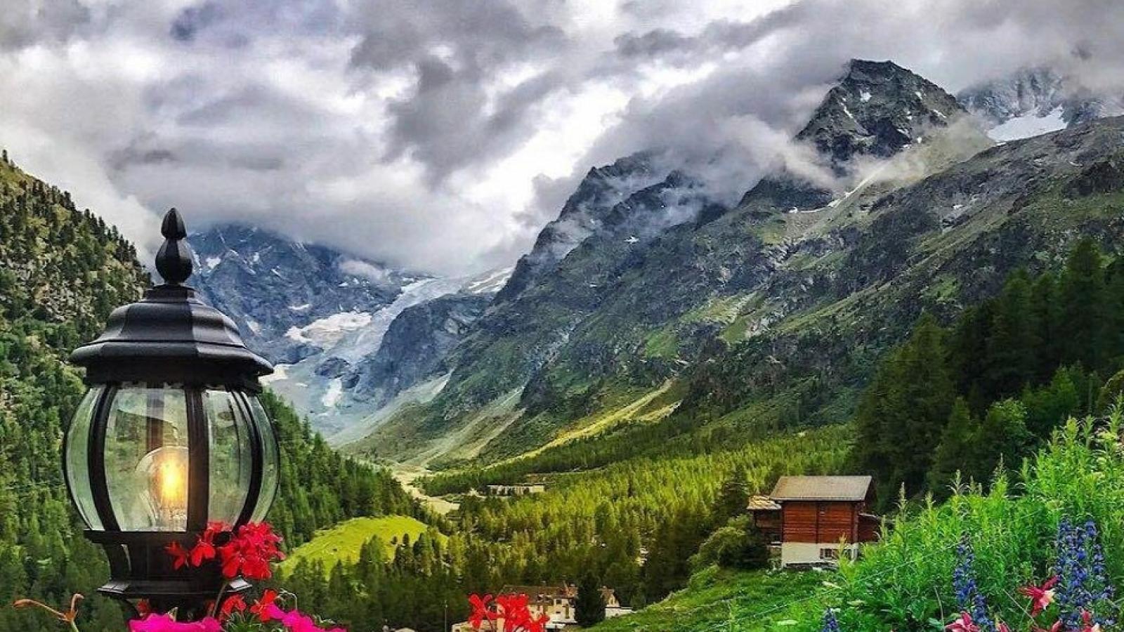 دانلود آهنگ مرضیه گیسو / سخن از آشفته دلان با مویت دارم که دلی آشفته تر از گیسویت دارم