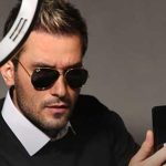 دانلود آهنگ مهدی احمدوند عزیزُم / عشقت آرامش از من ربوده احساسم از عمق وجوده ….