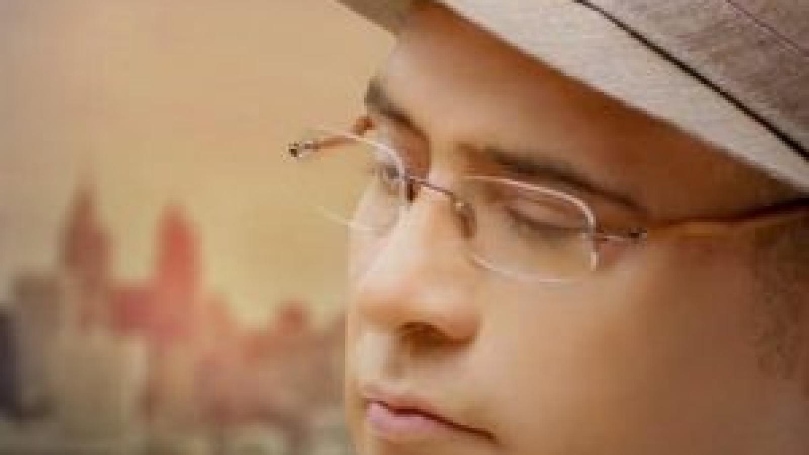 دانلود آهنگ مهرداد آسمانی دلتنگی {از این دنیای عاشق کُش یه عشق دیگه کم میشه}