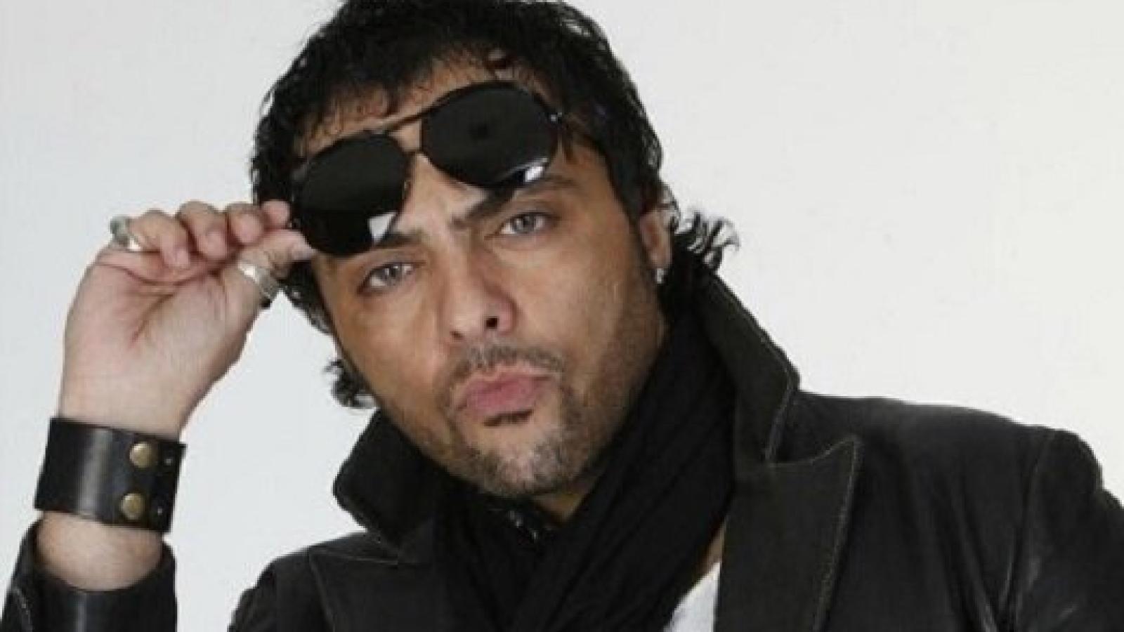 دانلود آهنگ شهرام کاشانی عاشق روی ماهت منم منم منم من همیشه چشم به راهت منم منم منم من