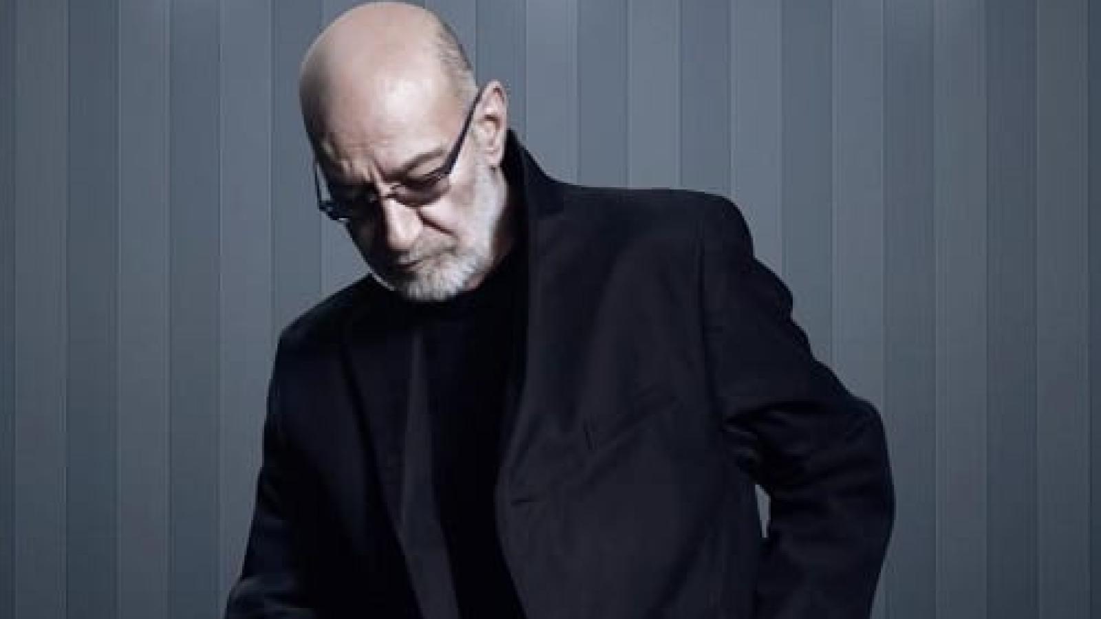 دانلود آهنگ سیاوش قمیشی معبد شهید / مانده ام در پس دیوار توی این شام دل آزار