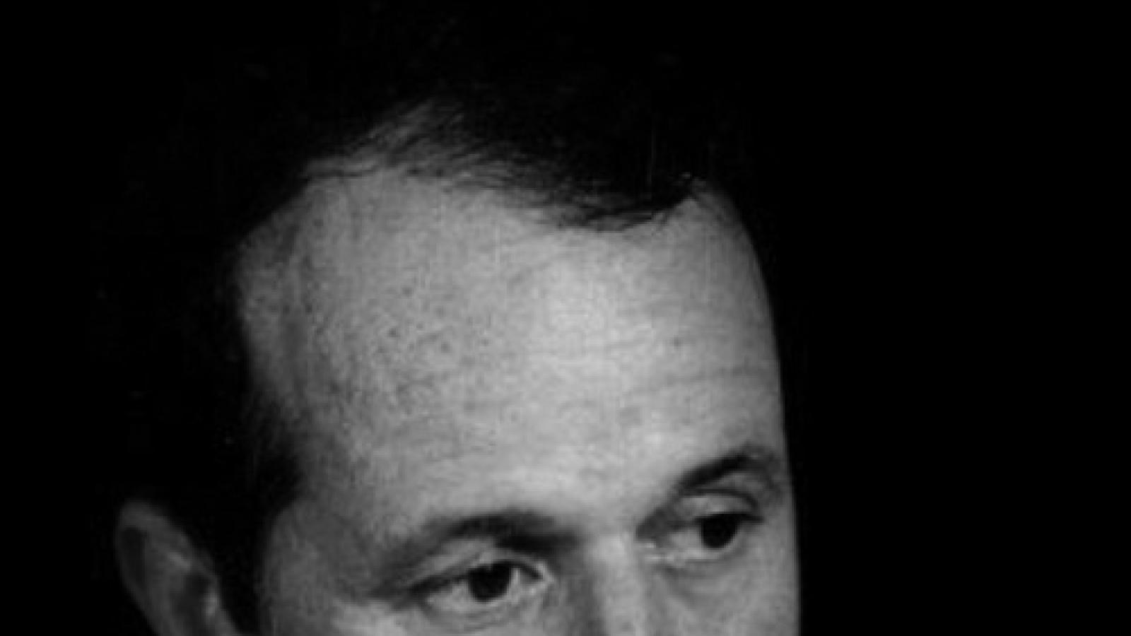 دانلود آهنگ ایرج بسطامی گل و نسرین {آن که رخسار تو را رنگ گل و نسرین داد صبر و آرام تواند به من مسکین داد}