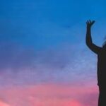 دانلود آهنگ شکیلا می نویسم از تو تا تن کاغذ من جا دارد