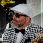دانلود آهنگ سینا سرلک گوش کن / پر زدی از بام من تا خانه های دیگری