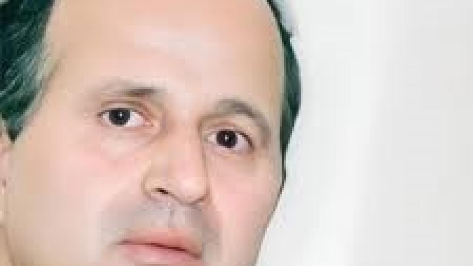 دانلود آهنگ ایرج بسطامی چرخ نیلوفری / برون کن ز سر باد خیره سری را