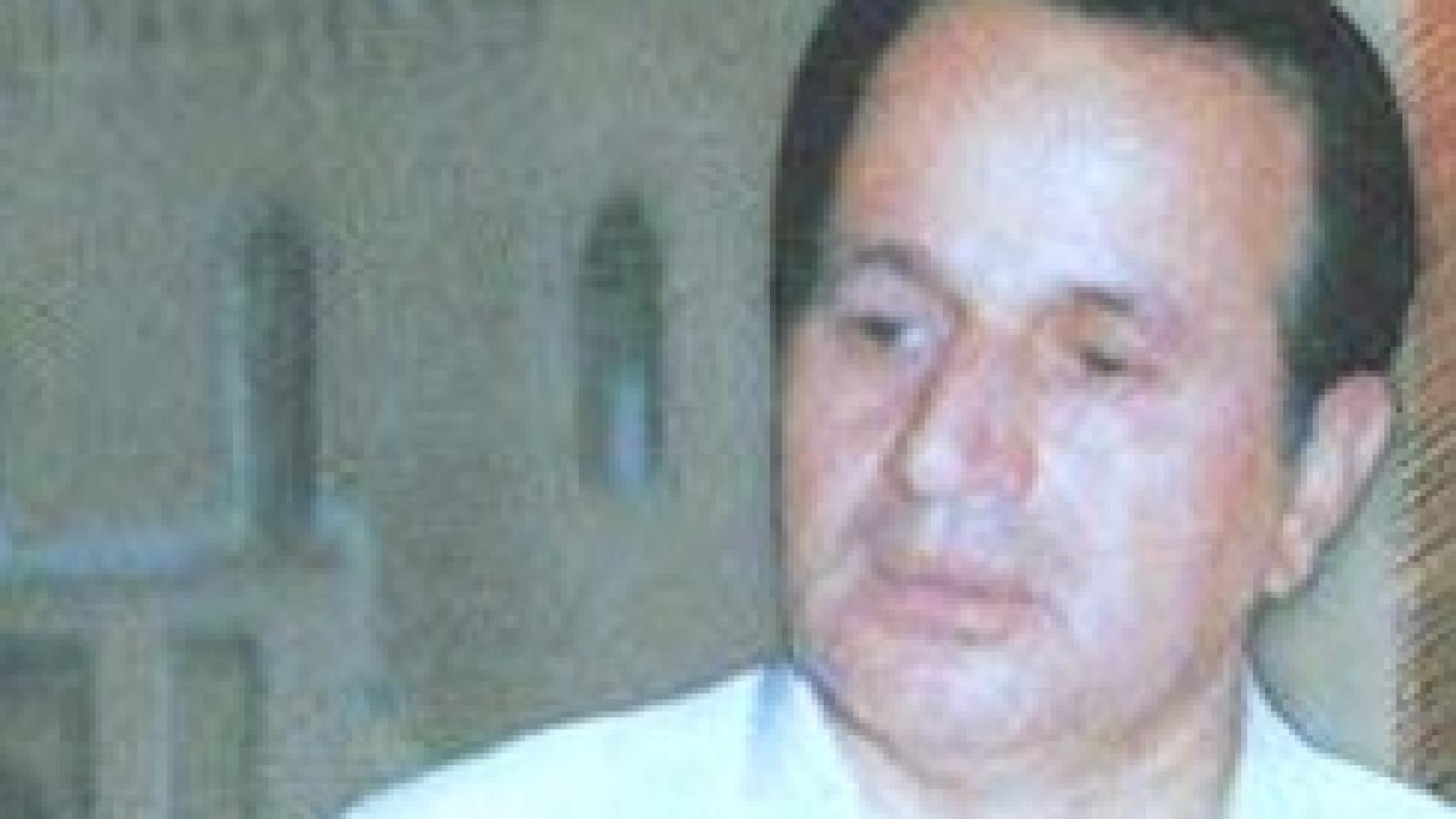 دانلود آهنگ ایرج بسطامی رشته مهر تو شد زنجیرم گر جدا از تو شوم میمیرم